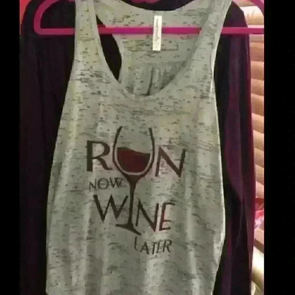 Ever Hottie ‘Run Now Wine Later’ workout tank top - Picture 1 of 3